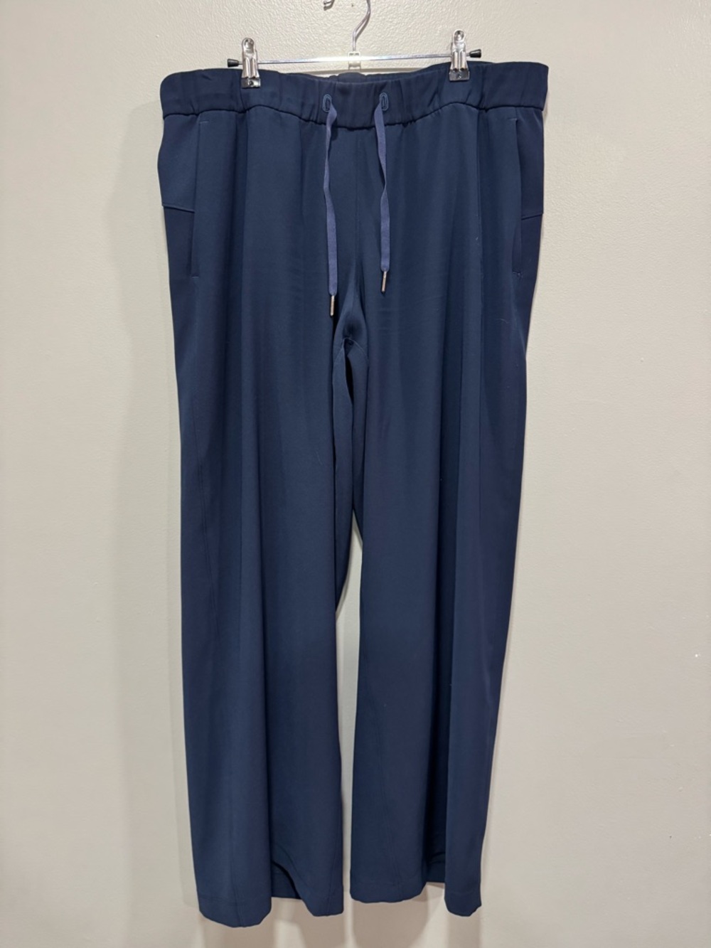 Lululemon On The Fly Pant *Wide Leg 31" in True Navy Size 12